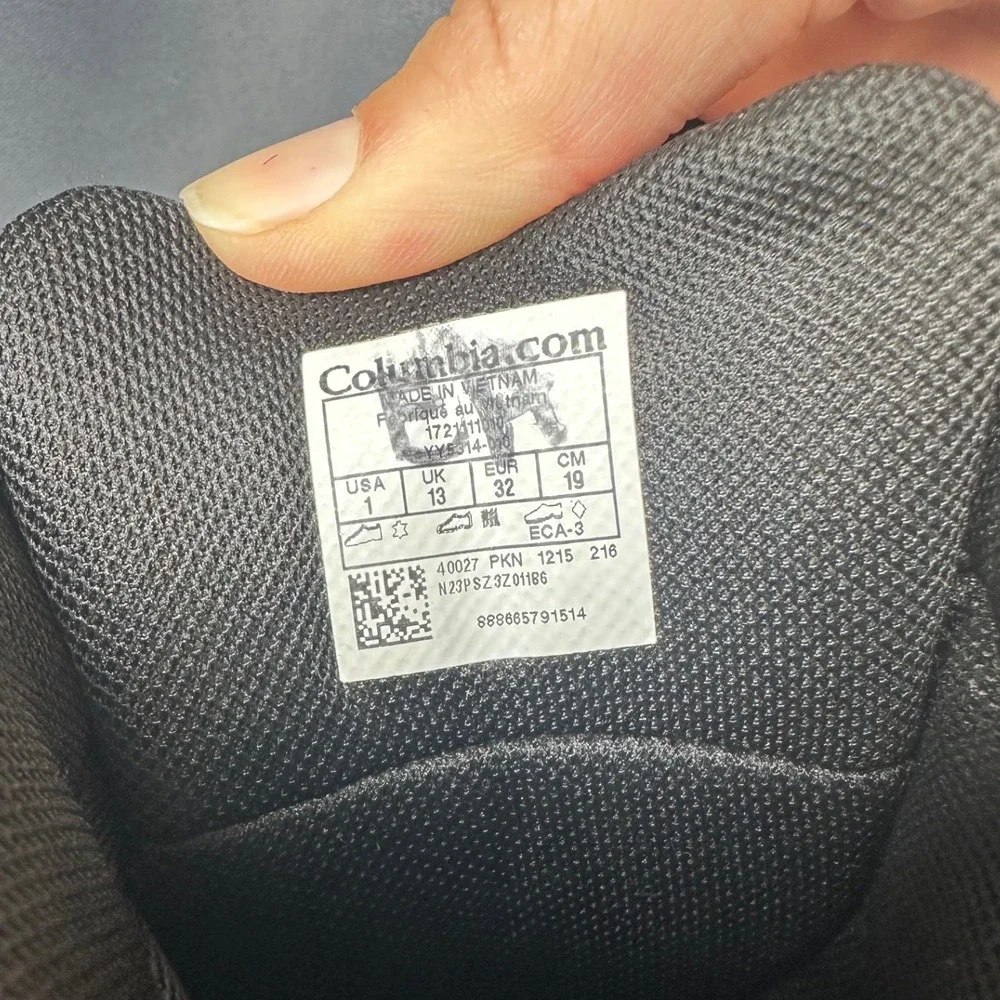 Columbia Waterproof Winter Boots Black 200g Insulation Toggle Laces Kids Size 1